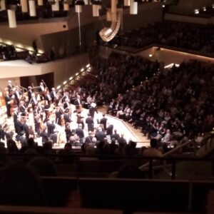 Besuch der Philharmonie, S.Rattle dirigiert Gerhard und Dvorák